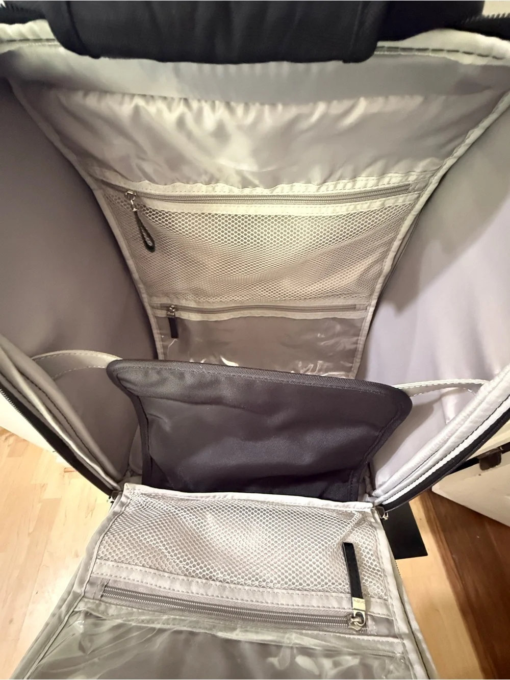 Samsonite Upright Wheeled Carry-On Underseater Small Travel Case 16